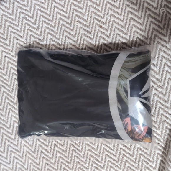 🛍️4 For $15🛍️Volcom Black Graphic T-Shirt - Picture 6 of 6